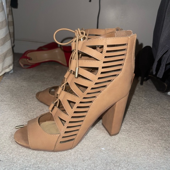 Lace up heels - Picture 2 of 2